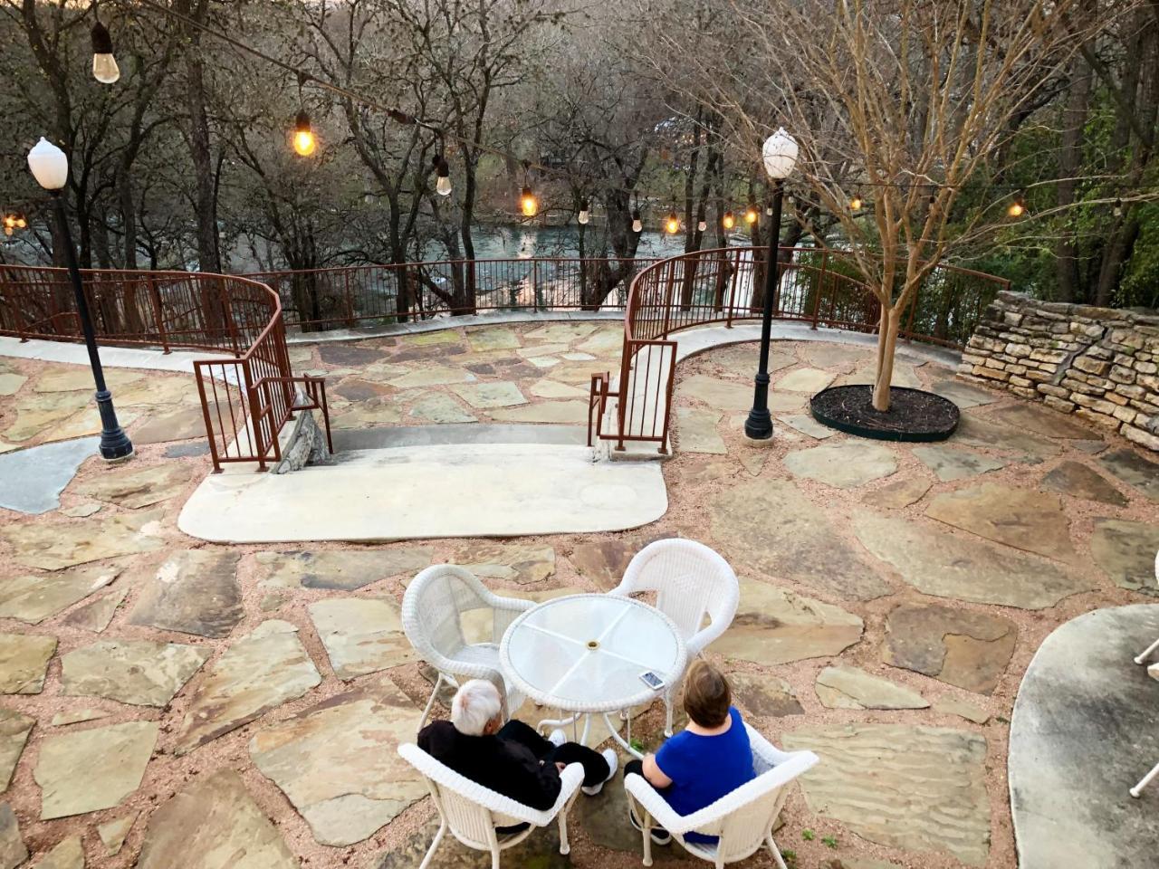 ניו בראונפלס Gruene River Hotel & Retreat מראה חיצוני תמונה